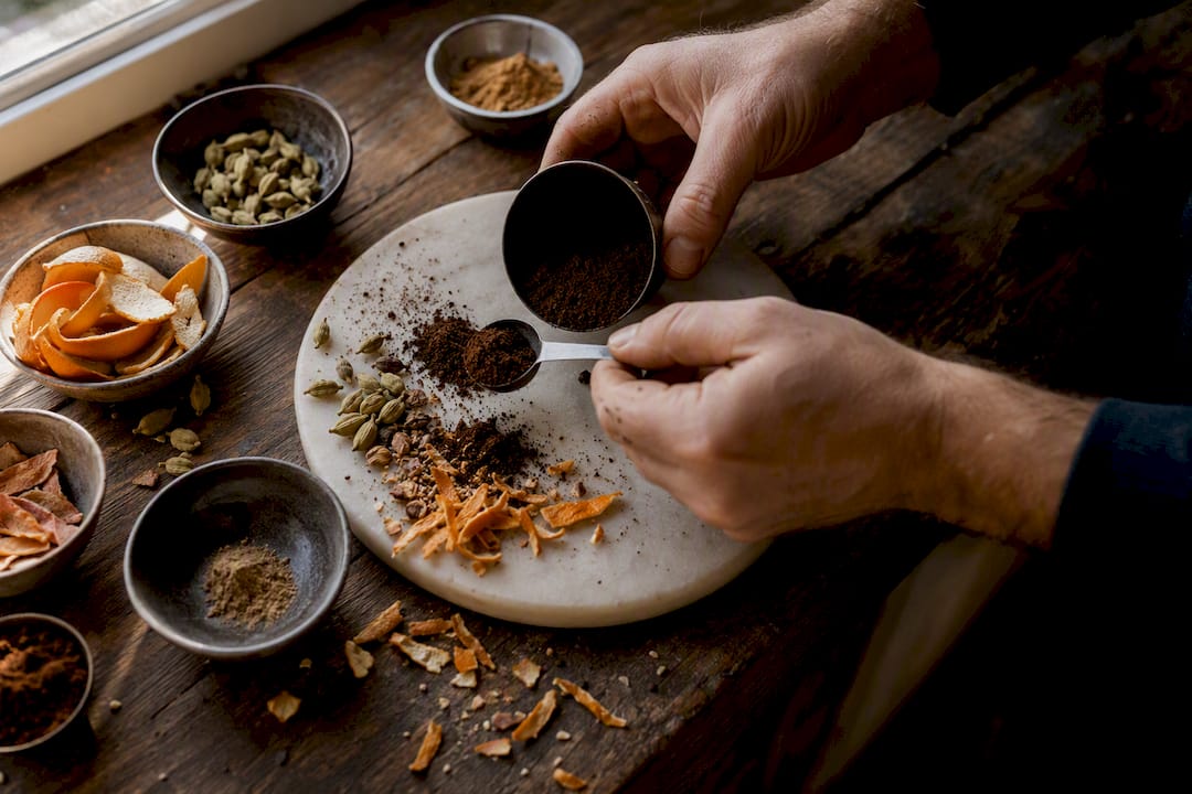 Extracting natural coffee flavors in glass vials
